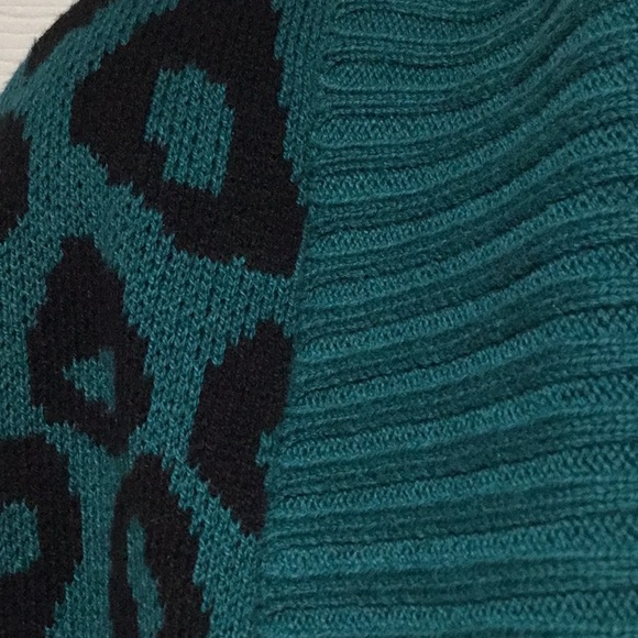 BCBG Generation Cheetah Sweater - Size S - Picture 2 of 9